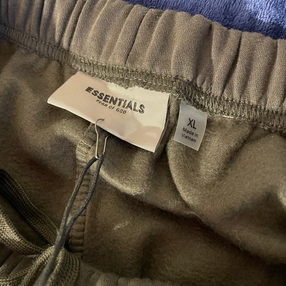 Essentials Sweatpants - Picture 4 of 4